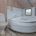 Tranquil Retreat In Mommark *