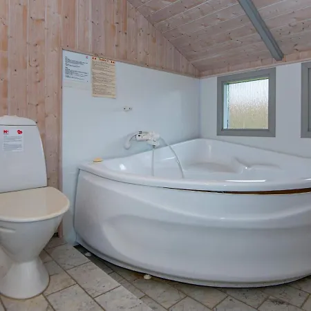 Tranquil Retreat In Mommark - By Traum *