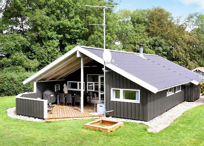 Tranquil Retreat In Mommark - By Traum * Vibøge