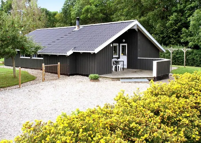 Tranquil Retreat In Mommark - By Traum Holiday home