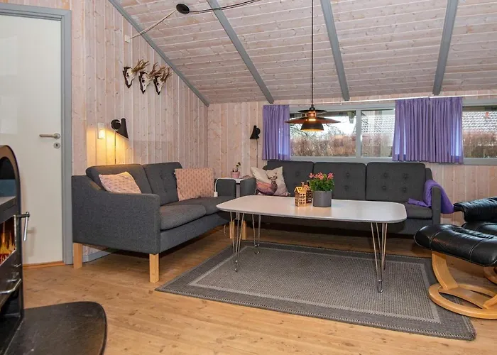 Tranquil Retreat In Mommark - By Traum